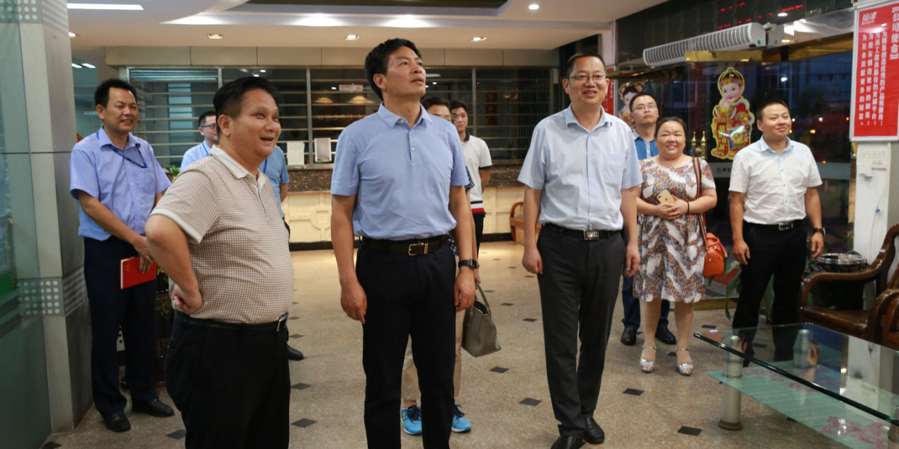 湖北黄冈市副市长周勇士一行莅临火博最新官方参观